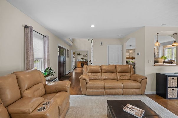 Interior, Living room, Pendant Lights, Recessed Lighting, Wood Texture Flooring