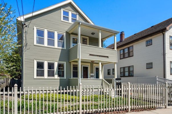 Exterior, Facade, Queen Anne Victorian
