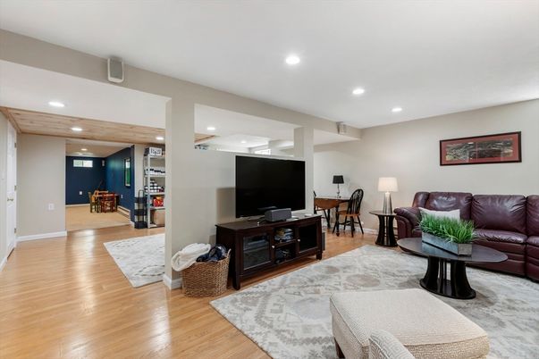 Interior, Living room, Recessed Lighting, Wood Texture Flooring