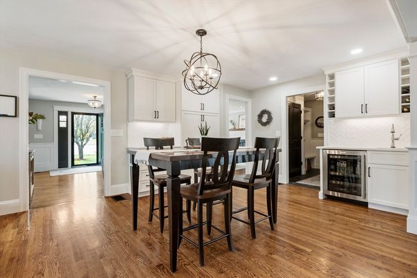 Chandelier, Dining room, Interior, Kitchen, Recessed Lighting, Wood Texture Flooring