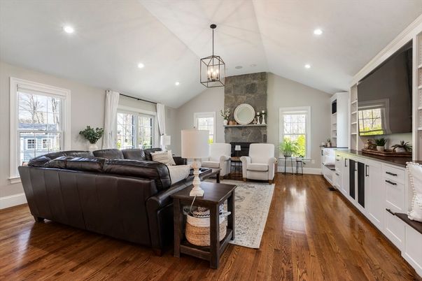 Fireplace, Interior, Living room, Pendant Lights, Recessed Lighting, Wood Texture Flooring
