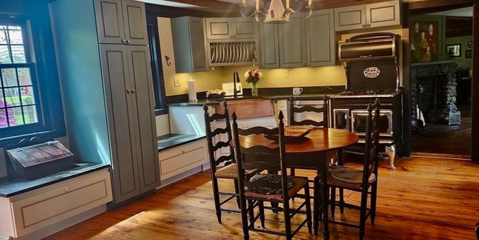 Chandelier, Dining room, Interior, Kitchen, Wood Texture Flooring