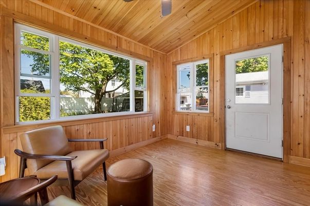 Empty room, Interior, Wooden Ceilings, Wood Texture Flooring, Wooden Walls