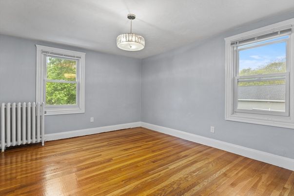 Empty room, Interior, Pendant Lights, Wood Texture Flooring