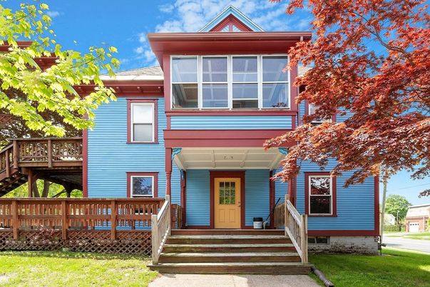 Exterior, Facade, Queen Anne Victorian