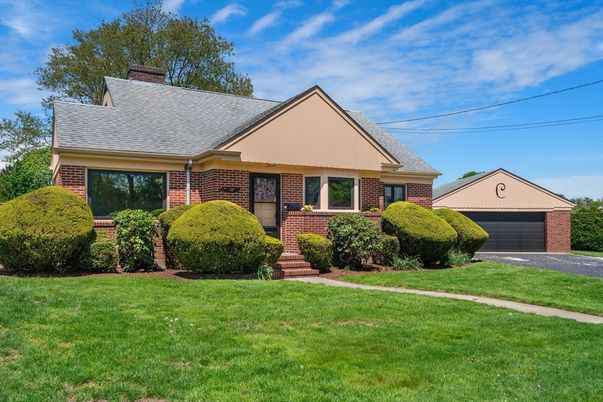 Attached, Exterior, Facade, Brick Facade, Cape Cod
