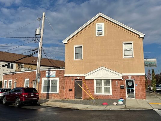 Exterior, Facade, Brick Facade, American Craftsman