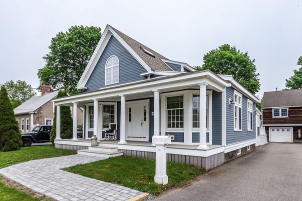 Exterior, Facade, Farmhouse