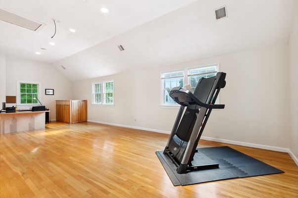 Fitness Equipment, Interior, Recessed Lighting, Wood Texture Flooring