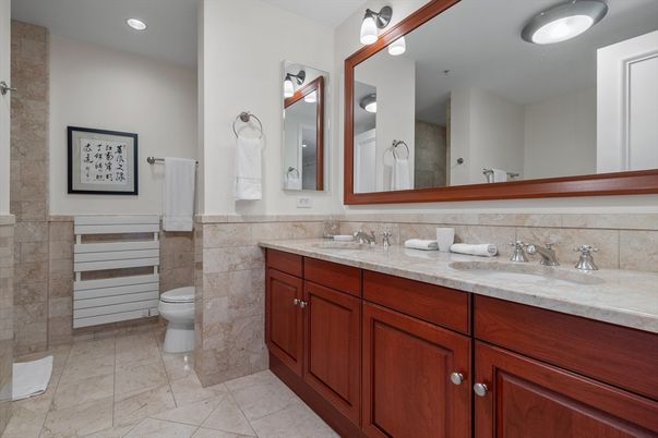 Bathroom, Dual Sink Vanities, Interior, Recessed Lighting