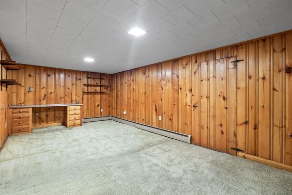 Empty room, Interior, Recessed Lighting, Wooden Walls