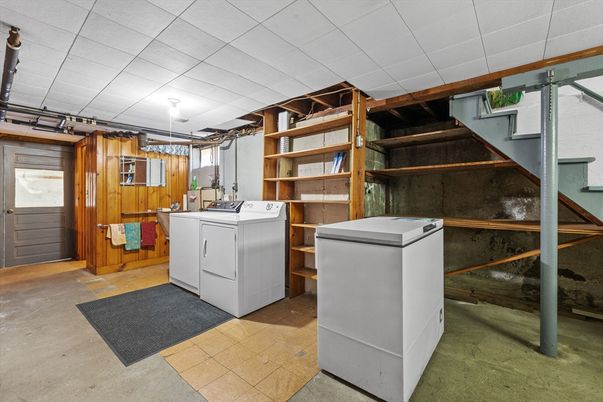 Interior, Washer, Wooden Walls