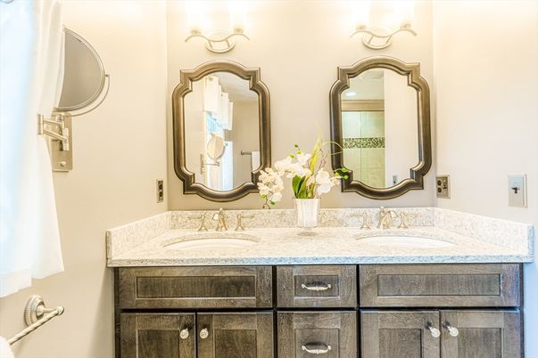 Bathroom, Dual Sink Vanities, Interior