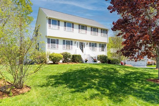 Attached, Backyard, Exterior, Facade, Georgian