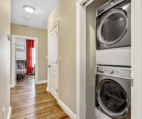 Interior, Utility Closets, Washer, Wood Texture Flooring