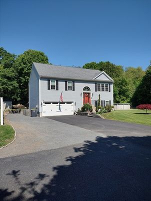 Attached, Exterior, Facade, Raised Ranch