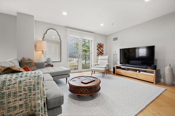 Interior, Living room, Recessed Lighting, Wood Texture Flooring