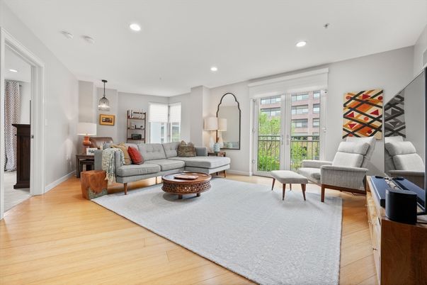 Interior, Living room, Pendant Lights, Recessed Lighting, Wood Texture Flooring