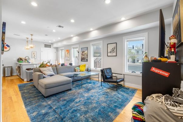 Chandelier, Interior, Kitchen, Living room, Pendant Lights, Recessed Lighting, Wood Texture Flooring