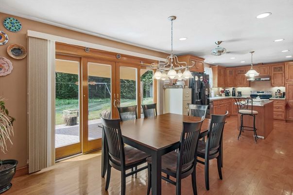Chandelier, Dining room, Interior, Kitchen, Pendant Lights, Recessed Lighting, Wood Texture Flooring