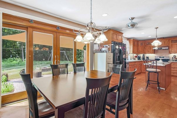 Chandelier, Dining room, Interior, Kitchen, Pendant Lights, Recessed Lighting, Wood Texture Flooring
