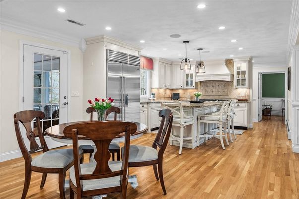 Dining room, Interior, Kitchen, Pendant Lights, Recessed Lighting, Stainless Steel Appliances, Wood Texture Flooring