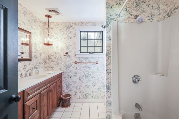 Bathroom, Interior, Pendant Lights