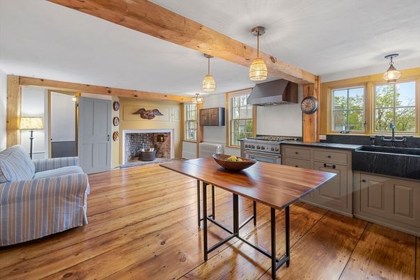 Dining room, Interior, Kitchen, Pendant Lights, Wood Texture Flooring