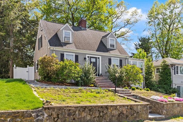 Exterior, Facade, Cape Cod
