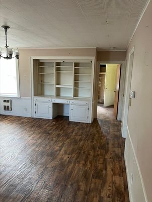 Interior, Pendant Lights, Wood Texture Flooring