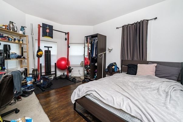 Bedroom, Fitness Equipment, Interior, Wood Texture Flooring