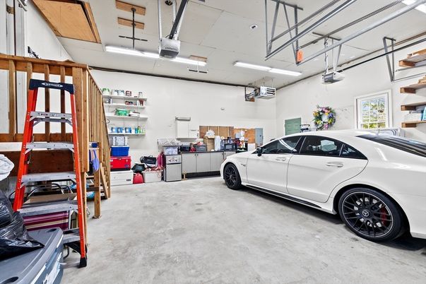 Garage, Interior