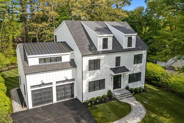 Attached, Exterior, Facade, Farmhouse
