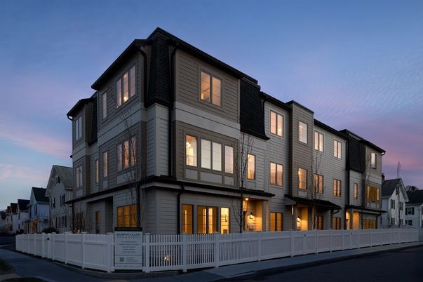 Exterior, Facade, Rowhouse