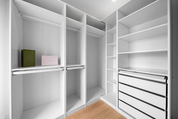 Interior, Walk-in Closets, Wood Texture Flooring