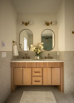 Bathroom, Dual Sink Vanities, Interior