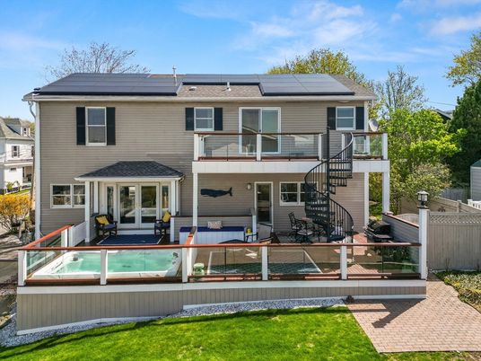 Exterior, Hot Tub, Pool, Solar Panels