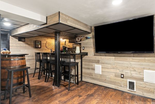 Interior, Recessed Lighting, Wood Texture Flooring, Wooden Walls