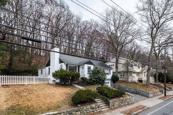 Exterior, Facade, Cape Cod