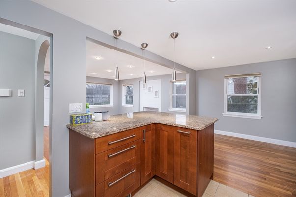 Interior, Pendant Lights, Recessed Lighting, Wood Texture Flooring