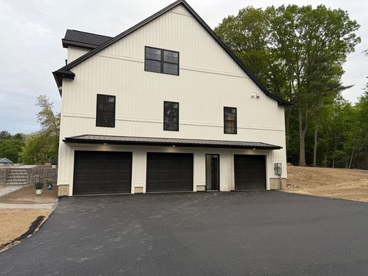 Attached, Exterior, Facade, Farmhouse