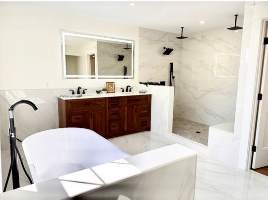 Interior, Recessed Lighting, Washer, Wood Texture Flooring