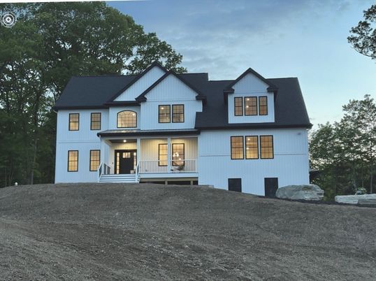 Exterior, Facade, Farmhouse
