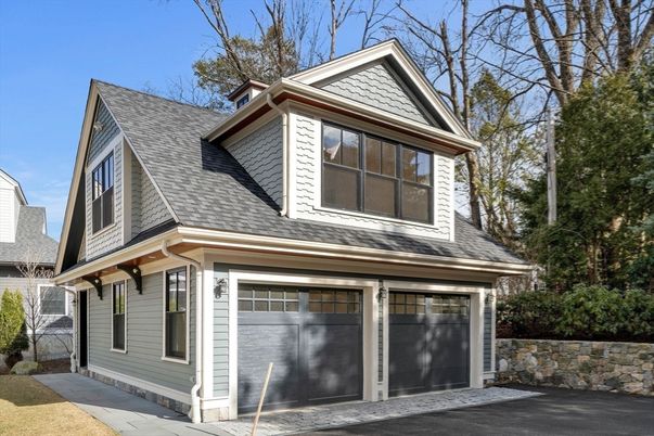 Attached, Exterior, Facade, Cape Cod