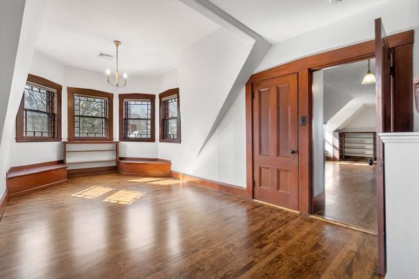 Empty room, Interior, Pendant Lights, Wood Texture Flooring