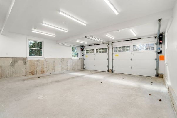 Garage, Interior