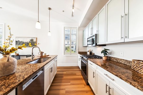 Interior, Kitchen, Pendant Lights, Wood Texture Flooring