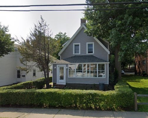 Exterior, Facade, Queen Anne Victorian