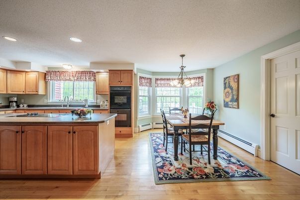 Chandelier, Dining room, Interior, Kitchen, Pendant Lights, Recessed Lighting, Wood Texture Flooring