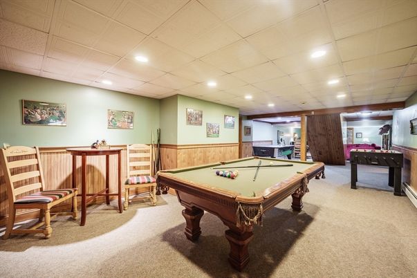 Billiard Table, Game Room, Interior, Recessed Lighting
